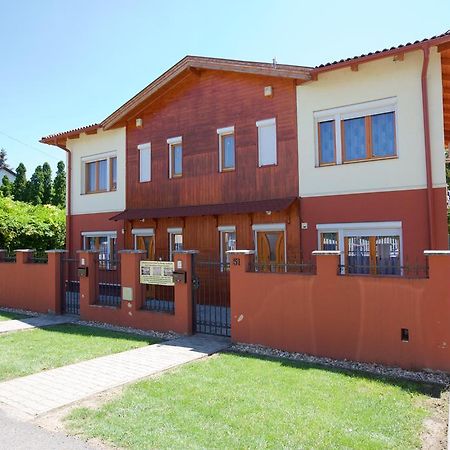 Hajdúszoboszló Zoli Apartmanok-Brody 51-53 מראה חיצוני תמונה