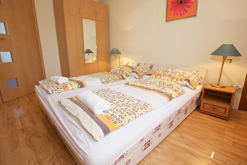 Hajdúszoboszló Zoli Apartmanok-Brody 51-53 מראה חיצוני תמונה