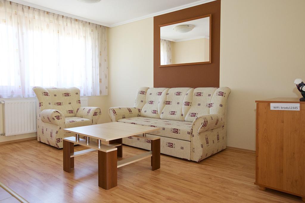 Hajdúszoboszló Zoli Apartmanok-Brody 51-53 מראה חיצוני תמונה