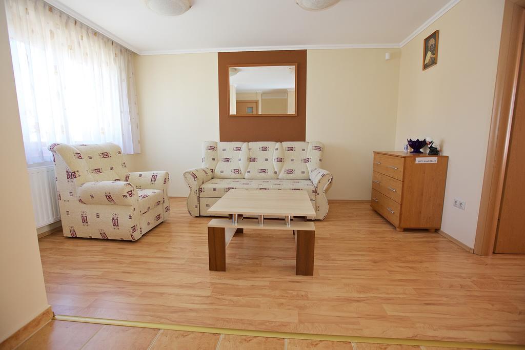 Hajdúszoboszló Zoli Apartmanok-Brody 51-53 מראה חיצוני תמונה