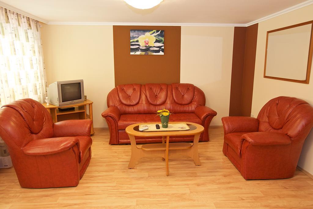 Hajdúszoboszló Zoli Apartmanok-Brody 51-53 מראה חיצוני תמונה