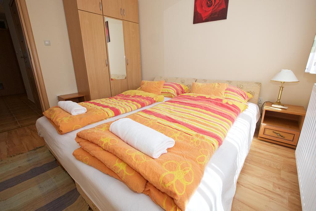Hajdúszoboszló Zoli Apartmanok-Brody 51-53 מראה חיצוני תמונה