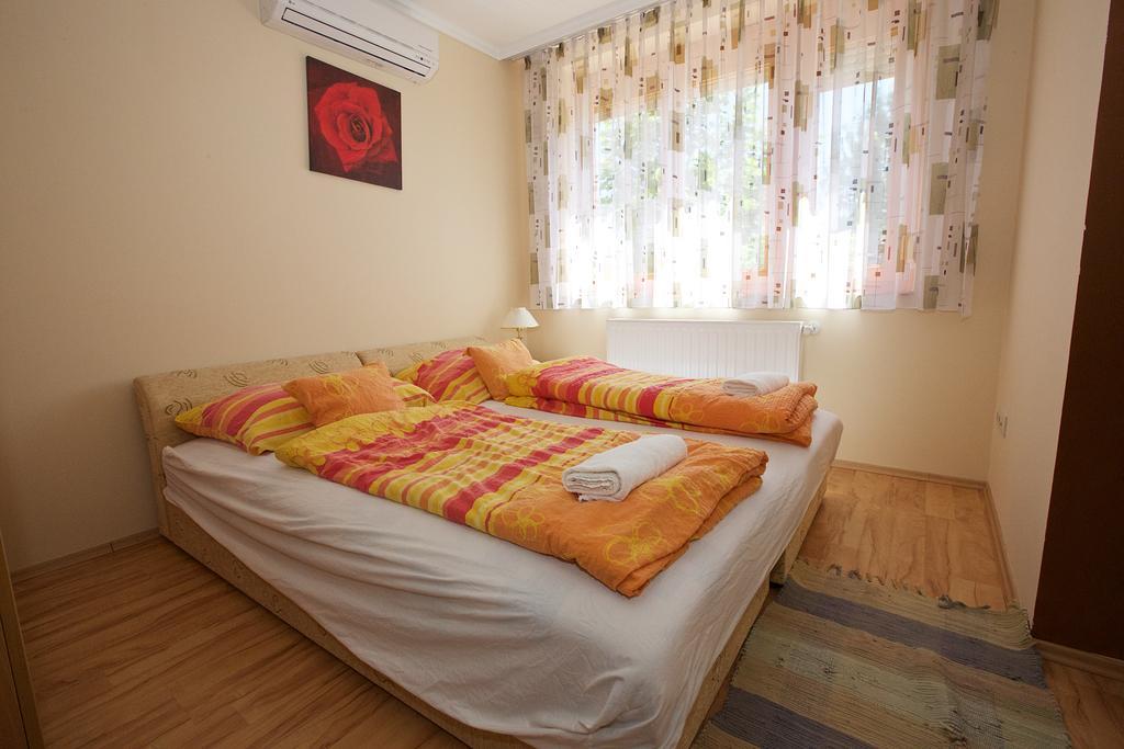 Hajdúszoboszló Zoli Apartmanok-Brody 51-53 מראה חיצוני תמונה