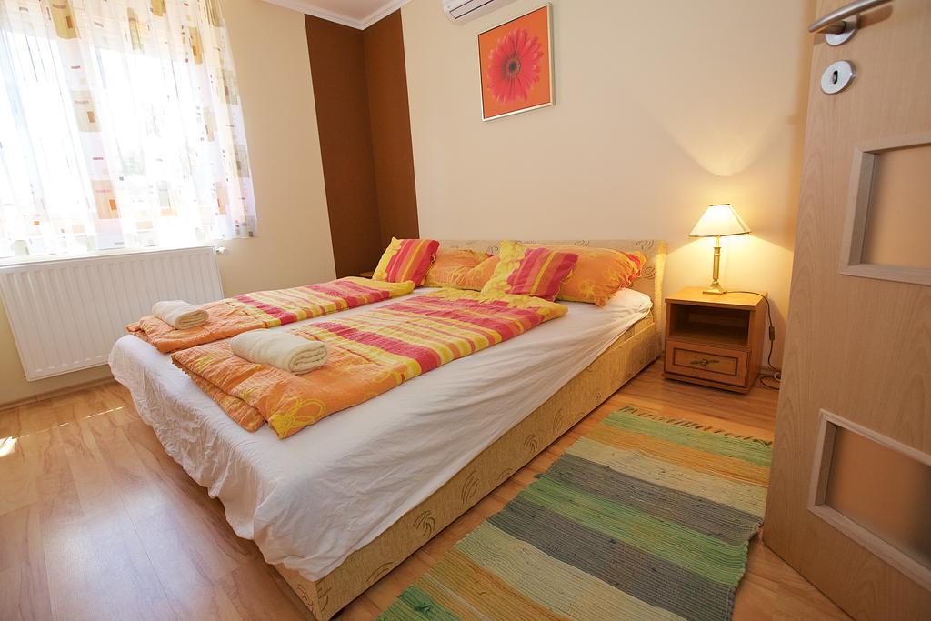 Hajdúszoboszló Zoli Apartmanok-Brody 51-53 מראה חיצוני תמונה