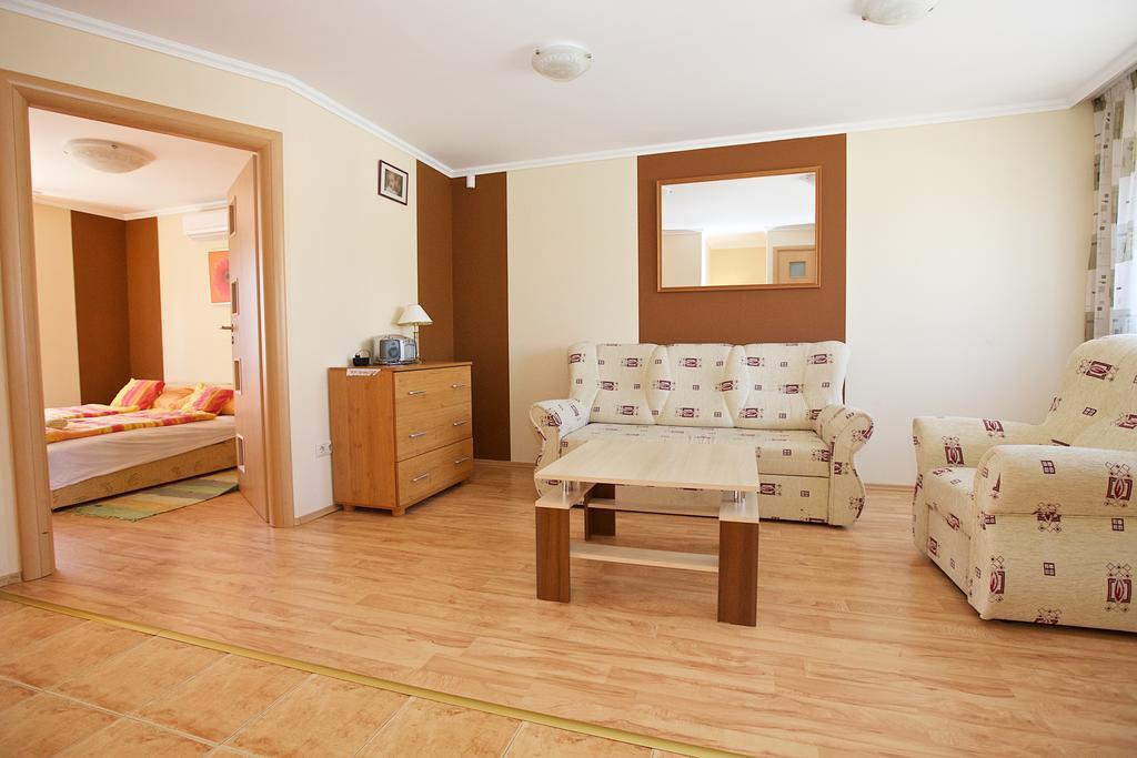 Hajdúszoboszló Zoli Apartmanok-Brody 51-53 מראה חיצוני תמונה