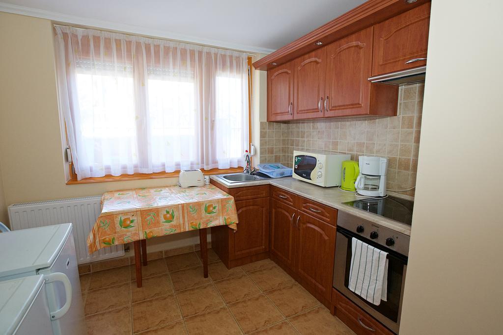 Hajdúszoboszló Zoli Apartmanok-Brody 51-53 מראה חיצוני תמונה