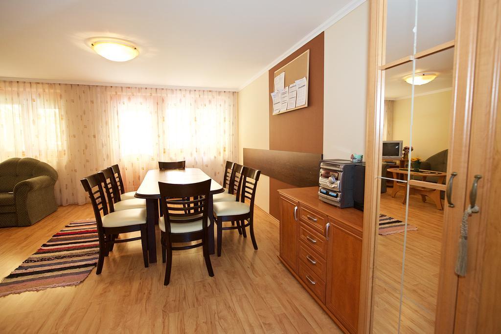 Hajdúszoboszló Zoli Apartmanok-Brody 51-53 מראה חיצוני תמונה