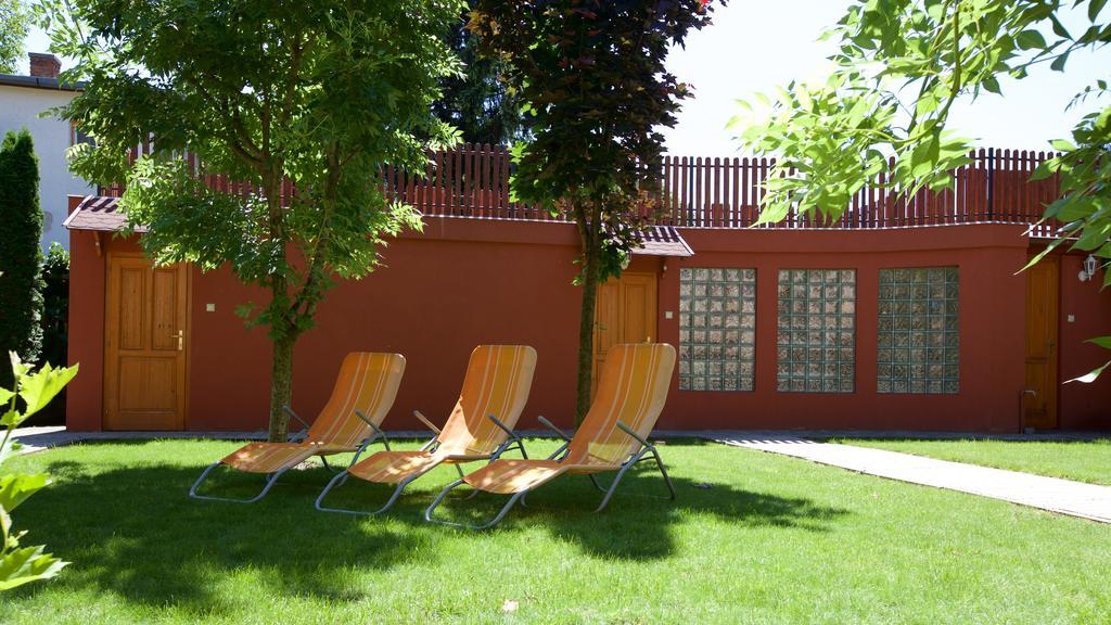 Hajdúszoboszló Zoli Apartmanok-Brody 51-53 מראה חיצוני תמונה